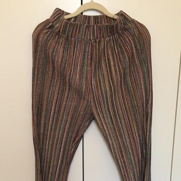 Cool shiny pants - Picture 1 of 3